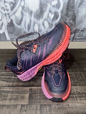 Hoka One One Women's Speedgoat 4 trail running shoes
W SZ 9